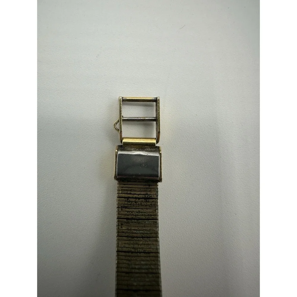 Vintage Seiko Quartz Gold Tone Womens Watch 2E20-5029 New Battery Runs
